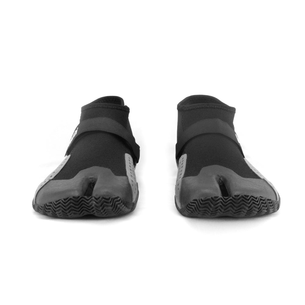 Speed grip split toe boot